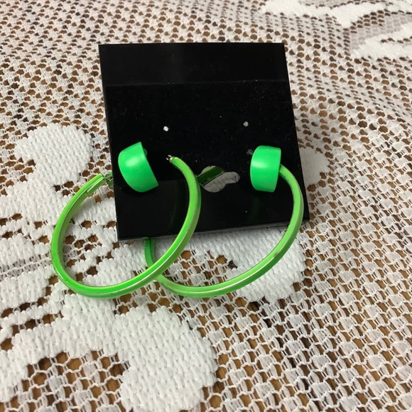 Retro green earrings - Picture 1 of 2